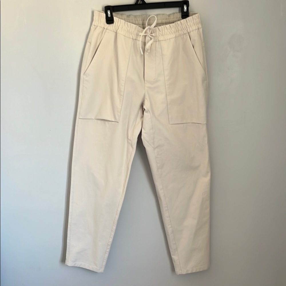 Lululemon Athletica Cream Cargo Pants Relaxed Fit.  Size Large